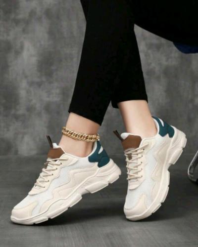 حذاء رياضي نسائي