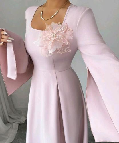 فستان نسائي أنيق بأكمام طويلة وياقة مربعة مزين بزه...