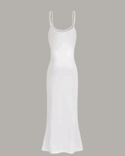 فستان كامي أبيض