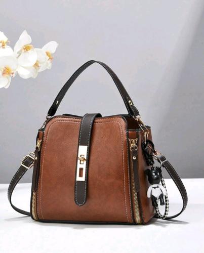 حقيبة يد كلاسيكية أنيقة