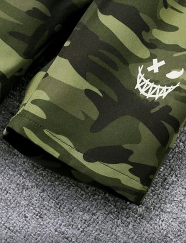 طقم أولاد تي شيرت وشورت بطبعة عسكرية