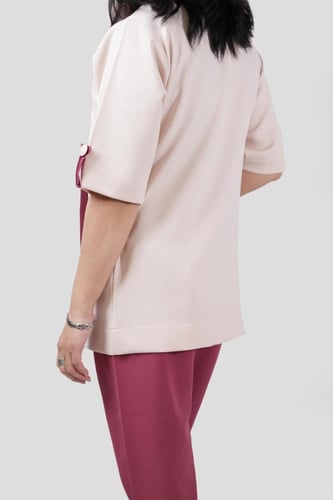 طقم "ليليان" - يونيفورم عاملات راقي بتصميم طولي بي...