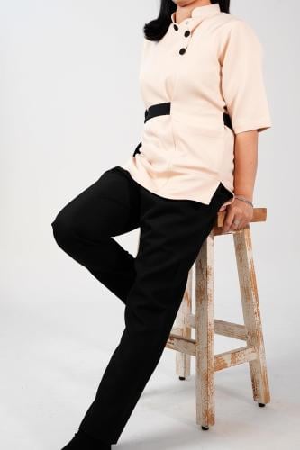 طقم "كاميليا" - يونيفورم عاملات عصري للضيافة بيج و...