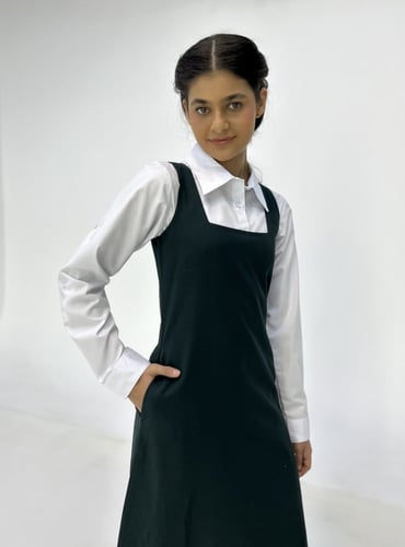 مريول إزاري متوسط بقصة عنق مربعة AZ16