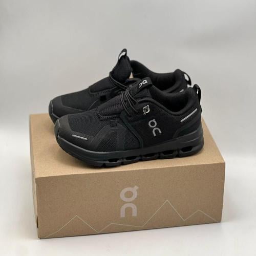 ON cloud - kids (يفضل أخذ مقاس او مقاسين اكبر)