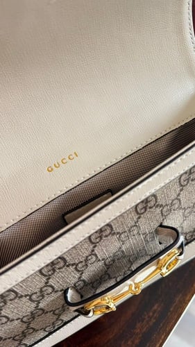 GU WHITE & BEIGE medium