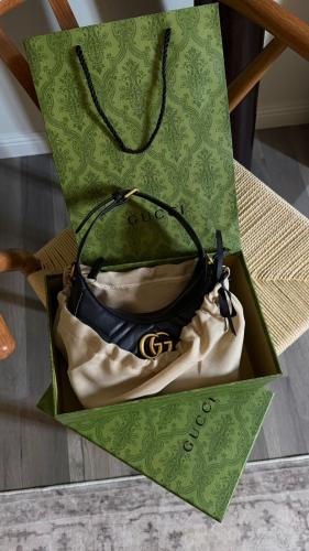 GU small black