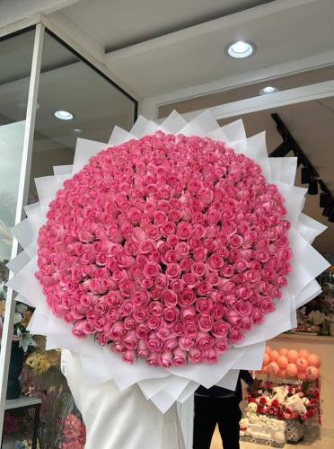 دفء المشاعر، بوكيه ورد جوري فاخر