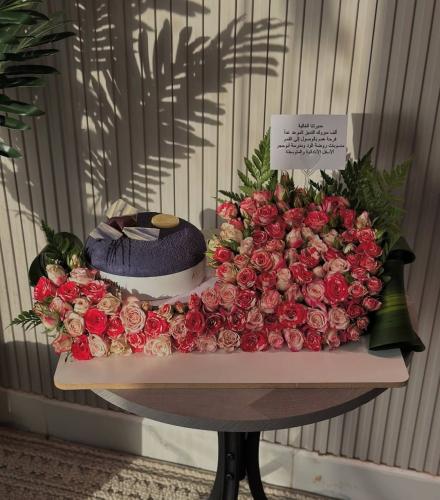 ستاند ورد مع كيكة بلو فلفت