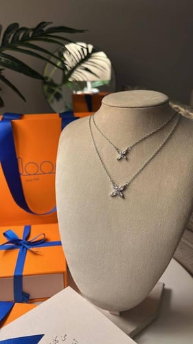 سلسال نسائي أنيق بتصميم راقٍ ولامع