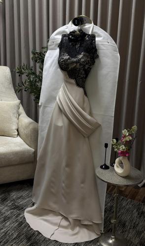 Beige dress with black lace without sleeve