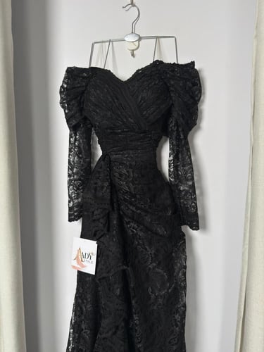 فستان دانتيل اسود