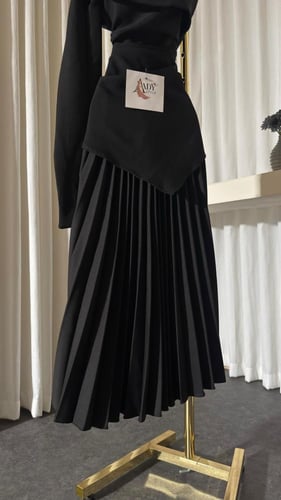 فستان اسود ميد كسرات