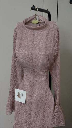 فستان أنيق وساتر