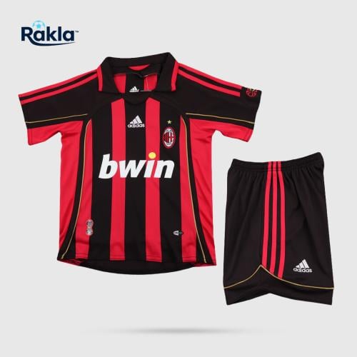 طقم اس ميلان 2006 أعمار صغيرة