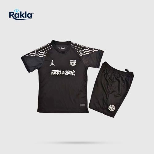 طقم برشلونة جديد (أعمار صغيرة)