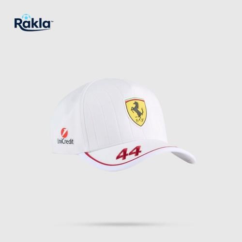 كاب فيراري أبيض