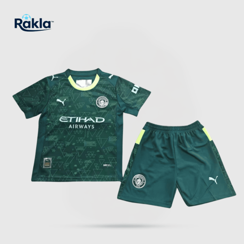 طقم مانشستر سيتي الرابع اعمار صغيرة