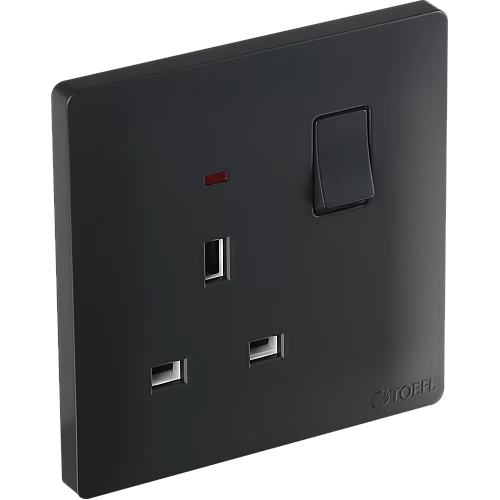 فيش ثلاثي مع مفتاح 13 امبير لون اسود بيانو