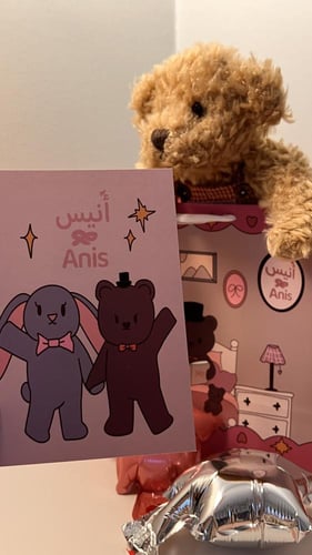 دميه مع بدلة