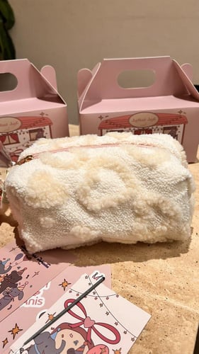 شنطة قلوب باللون الابيض (بدون تعليقة)