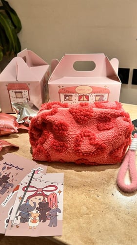 شنطة قلوب باللون الوردي الغامق (بدون تعليقة)