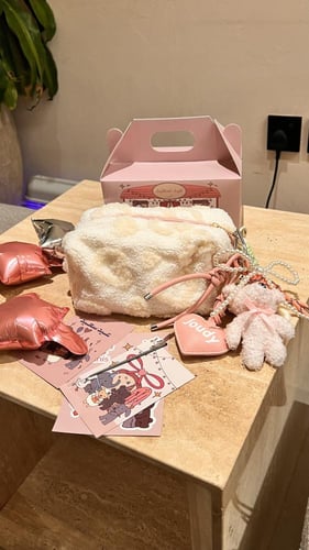 شنطة قلوب باللون الابيض (بدون تعليقة)