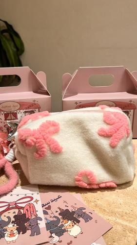 شنطة فيونكات (بدون تعليقة)