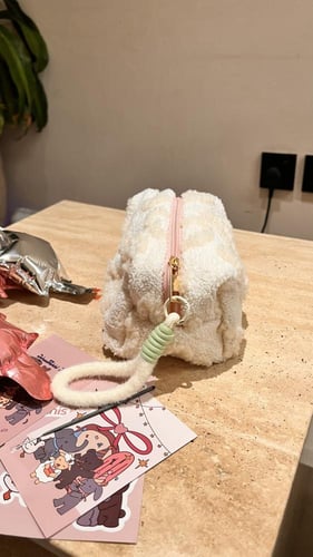 شنطة قلوب باللون الابيض (بدون تعليقة)