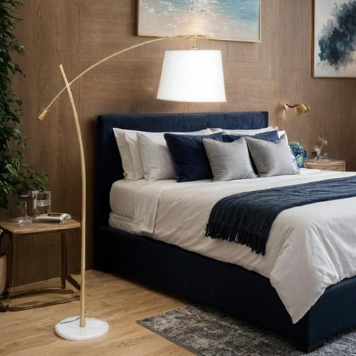 مصباح ارضي معدني ذهبي