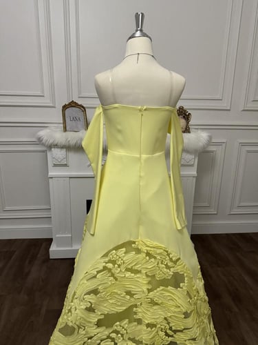 جوليا الاصفر