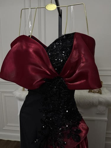 شروق الأحمر