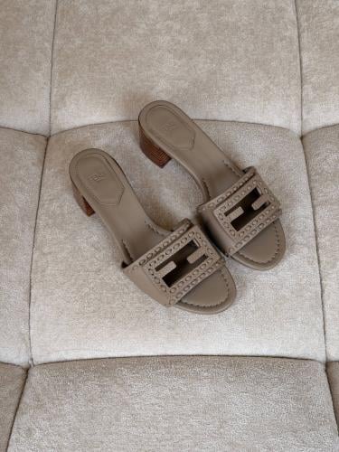 كعب فندي سليبر FENDI