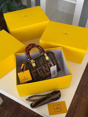 حقيبة FENDi - ماستر كواليتي