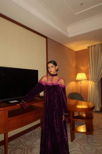 جلابية الورد العنابي