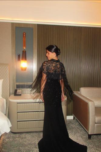 فستان السهرة الهدب الاسود