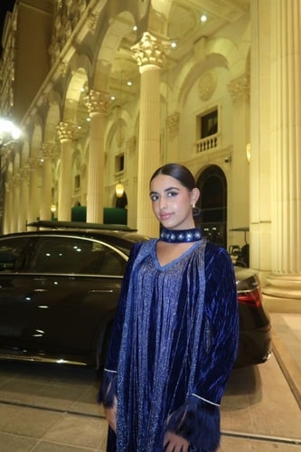 جلابية الهدب الكحلي