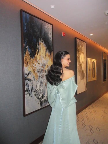 فستان الفراشة باللون الأخضر