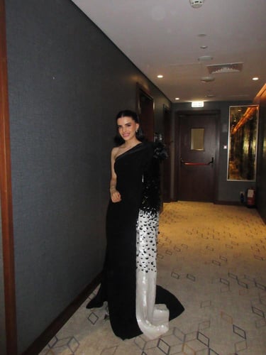 فستان السهرة بالشك اليدوي