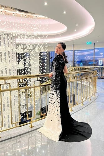 فستان السهرة بالشك اليدوي