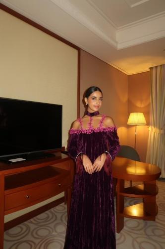 جلابية الورد العنابي