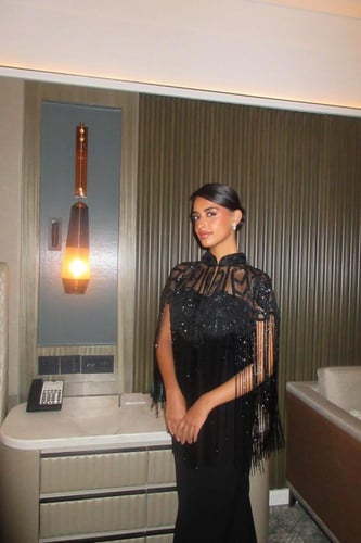 فستان السهرة الهدب الاسود