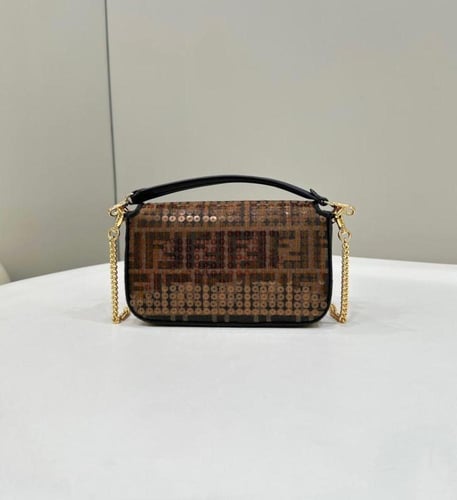 فندي مقاس 19.5 cm