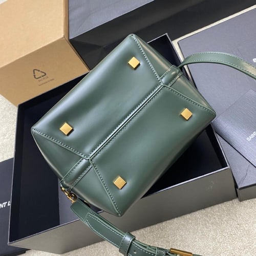 سان لوران مقاس 20 cm