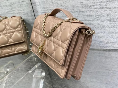 ليدي كلاتش مقاس 21 cm