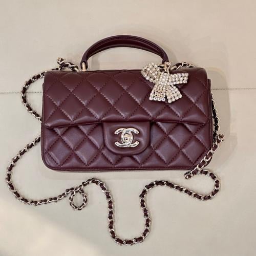 Chanel size 20 cm