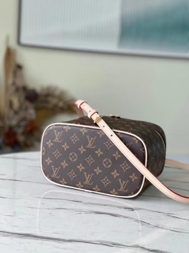 لوي فيتون مقاس 24 cm