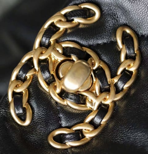 شانيل مقاس 37 cm