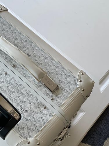 شنطة سفر جويارد