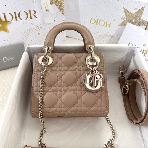 Lady Dior size 17 cm